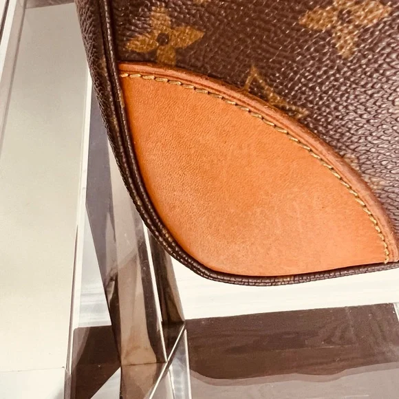 Authentic Louis Vuitton Monogram Bolougne 30 - Picture 12 of 16